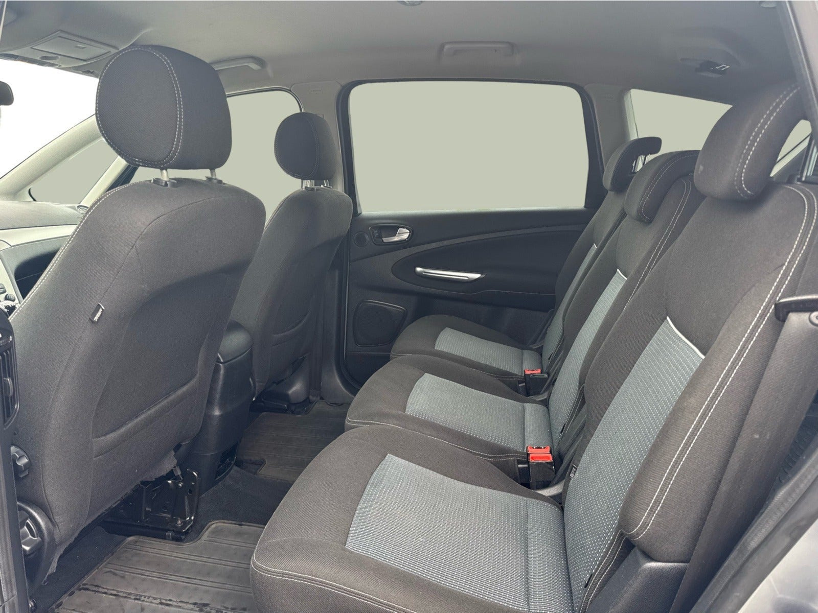 Sølv Ford S-MAX fra 2011