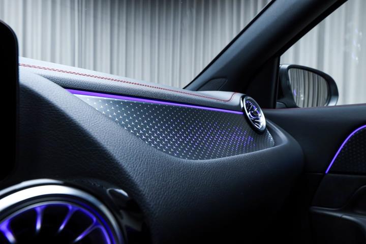 Sort Mercedes EQA250+ fra 2025
