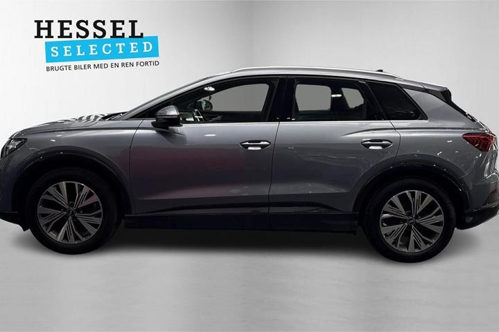 Blå Audi Q4 e-tron fra 2022