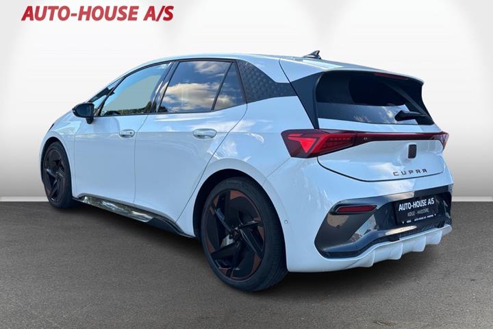 Hvid Cupra Born fra 2023