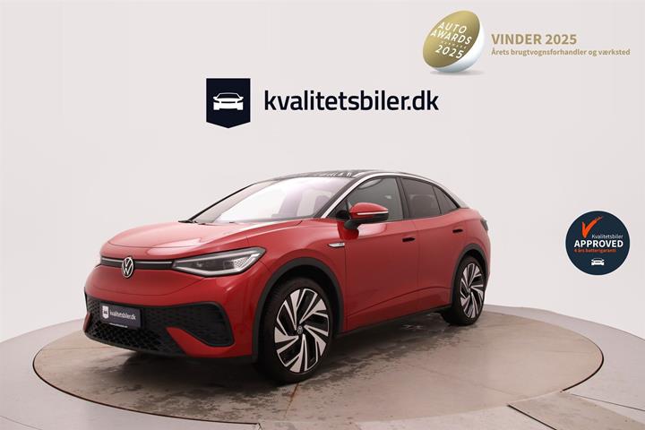 Rød VW ID.5 fra 2023 set udefra