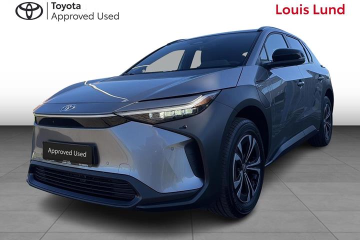 Grå Toyota BZ4X fra 2025 set udefra