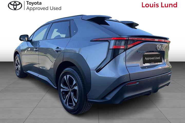 Grå Toyota BZ4X fra 2025