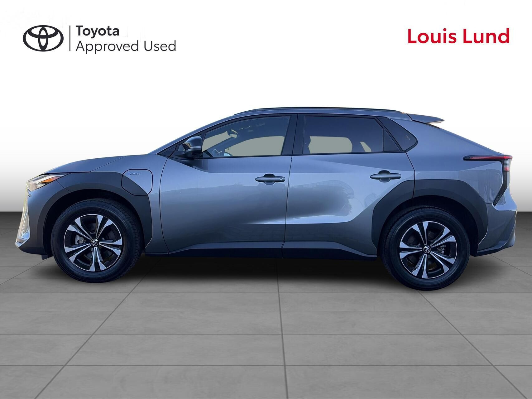 Grå Toyota BZ4X fra 2025