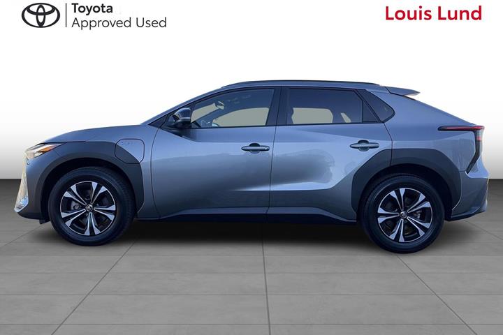 Grå Toyota BZ4X fra 2025