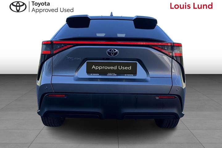 Grå Toyota BZ4X fra 2025