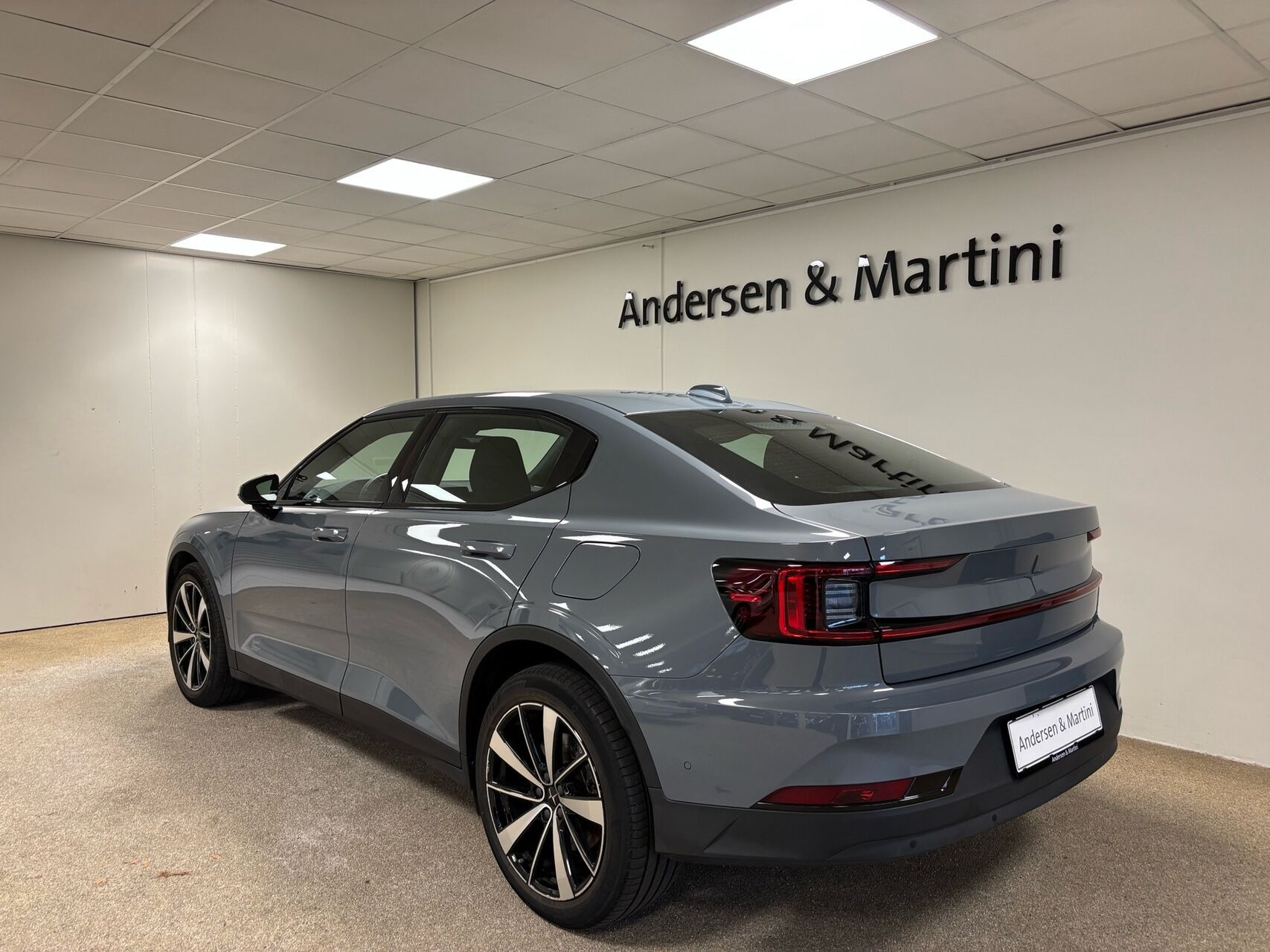 Grå Polestar 2 fra 2021