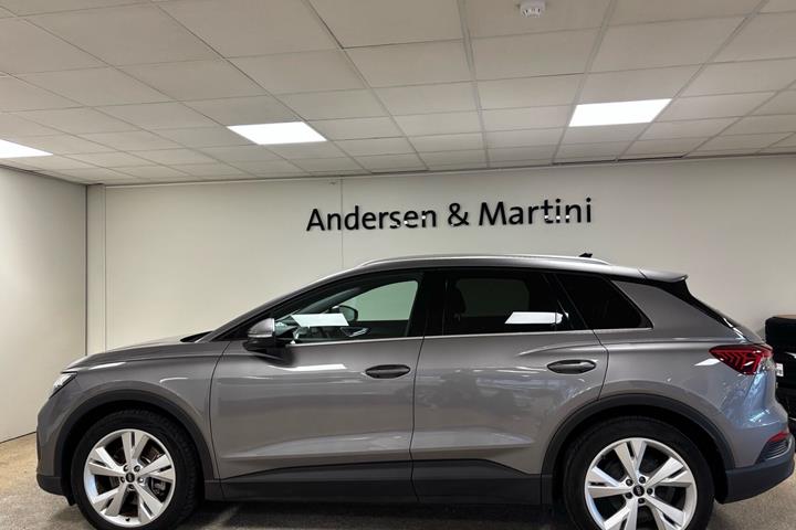 Grå Audi Q4 fra 2022