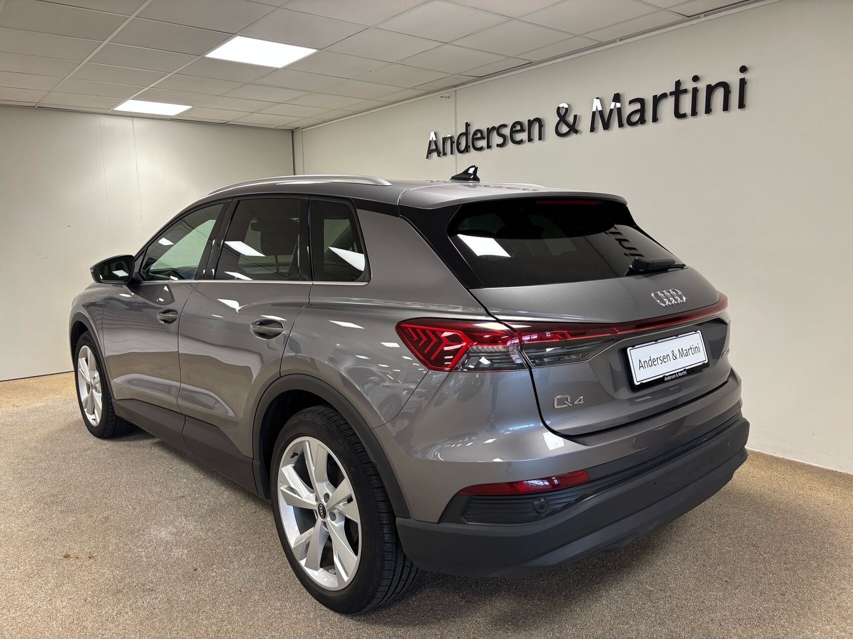 Grå Audi Q4 fra 2022