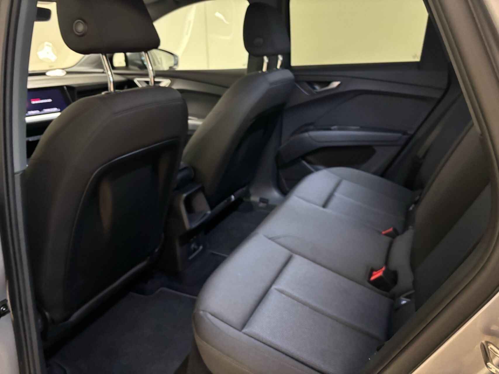 Grå Audi Q4 fra 2022