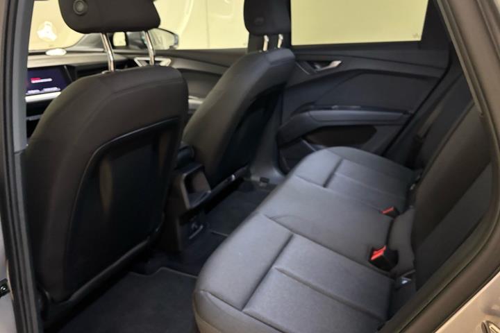 Grå Audi Q4 fra 2022