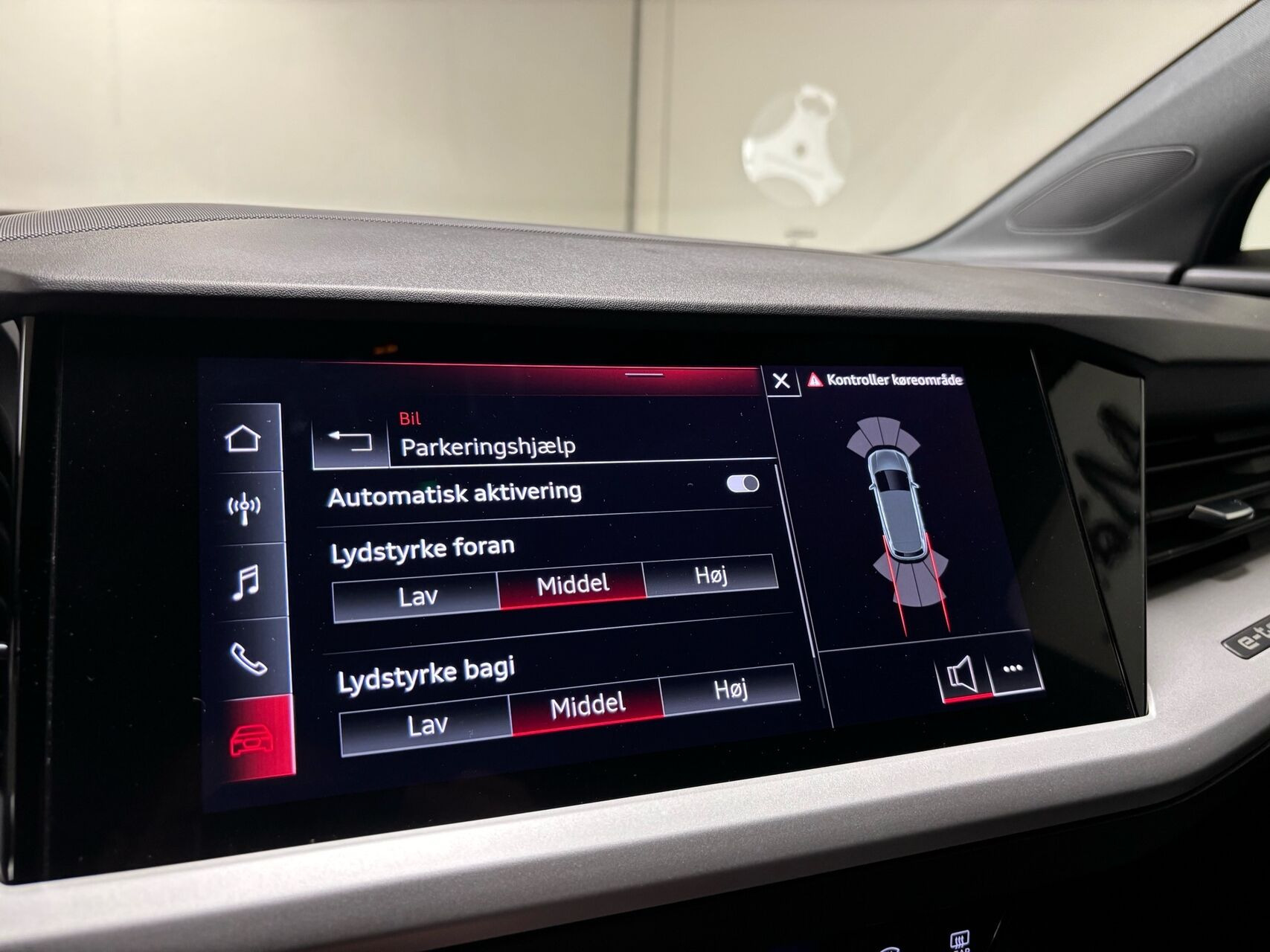 Grå Audi Q4 fra 2022