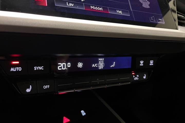 Grå Audi Q4 fra 2022