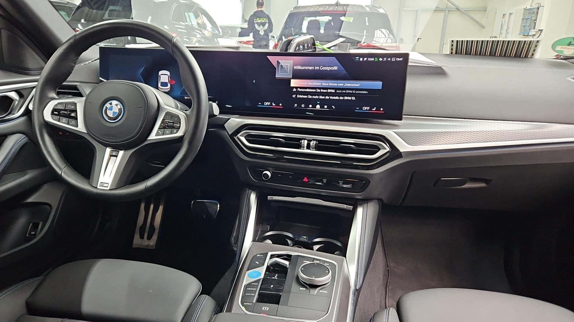 Hvid BMW i4 fra 2024