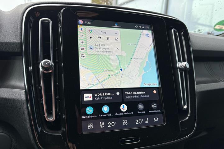 Grå Volvo XC40 fra 2023
