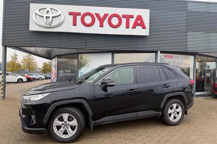 Sort Toyota RAV4 fra 2020