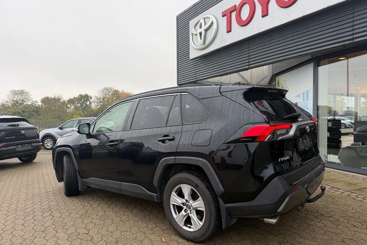 Sort Toyota RAV4 fra 2020