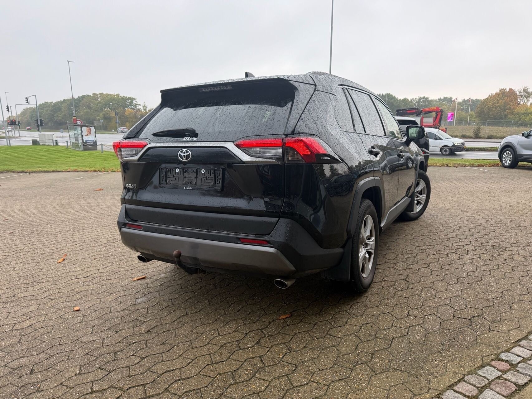 Sort Toyota RAV4 fra 2020