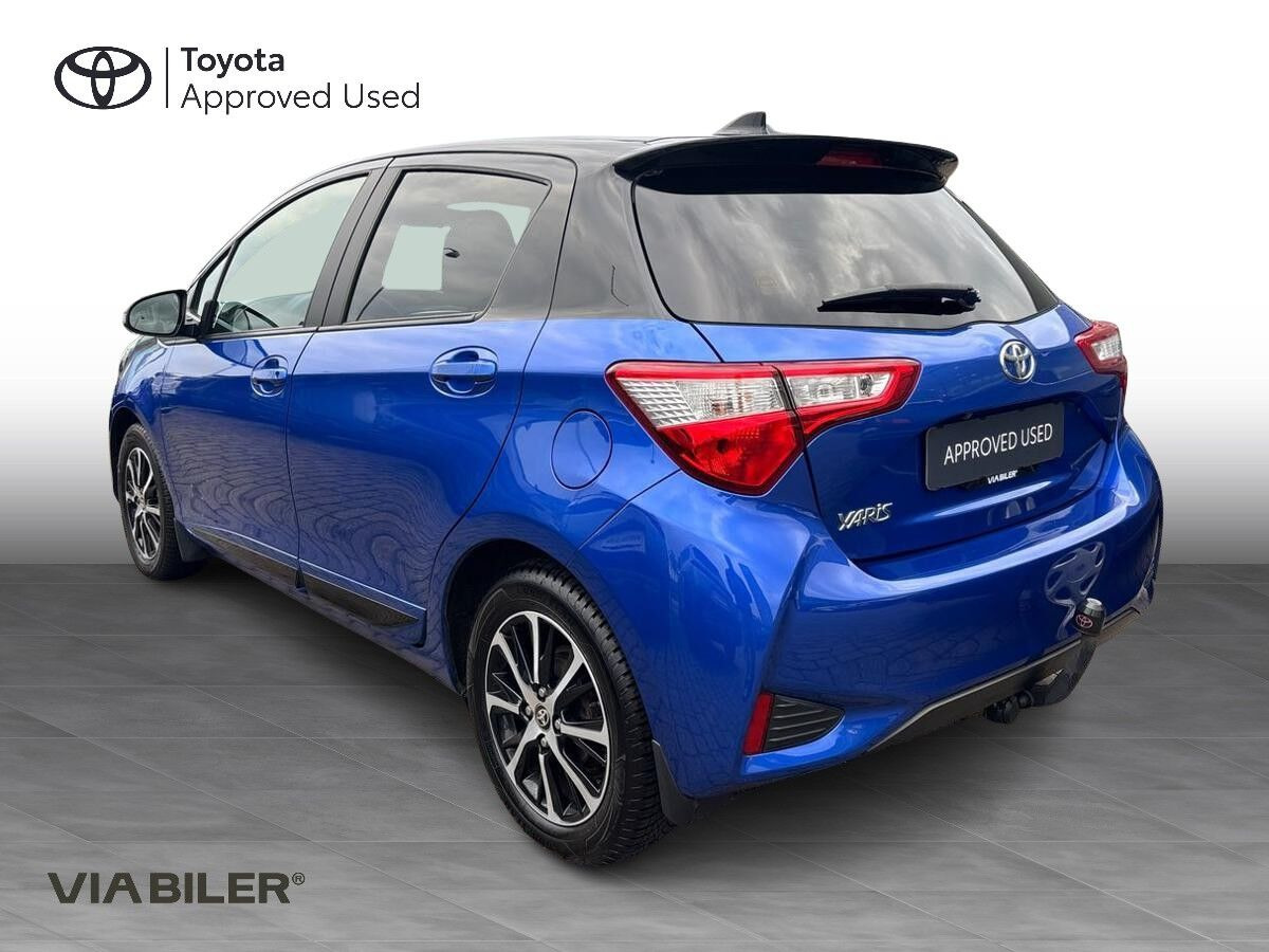 Blå Toyota Yaris fra 2018