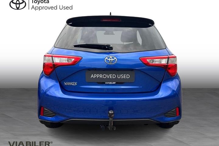 Blå Toyota Yaris fra 2018