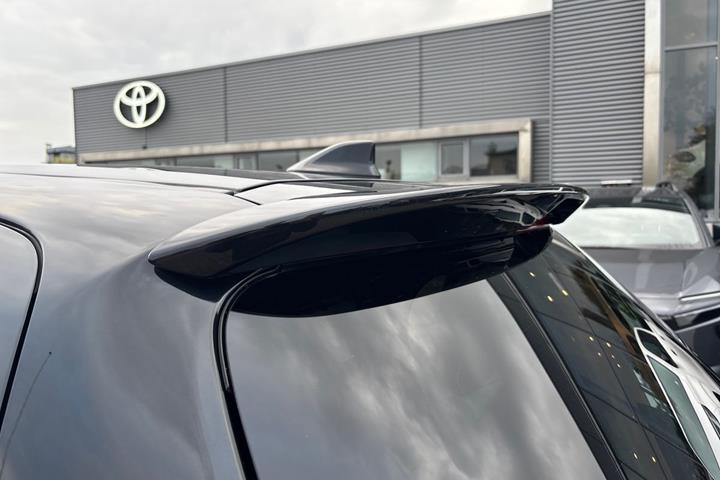 Blå Toyota Yaris fra 2018