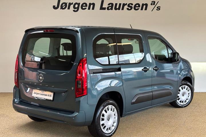 Blå Opel Combo-e Life fra 2025