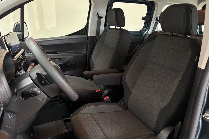 Blå Opel Combo-e Life fra 2025