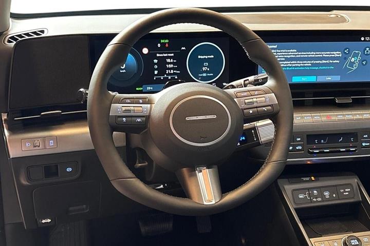 Grå Hyundai Kona fra 2026