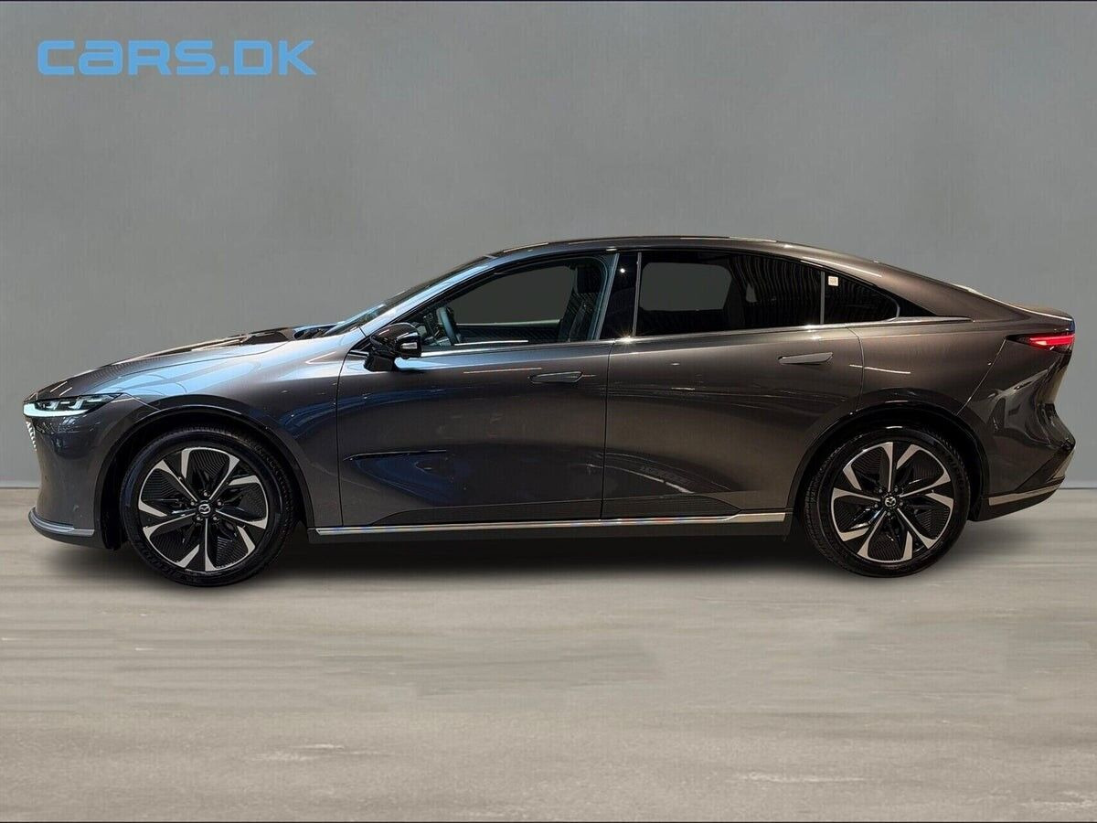 Grå Mazda 6e fra 2026