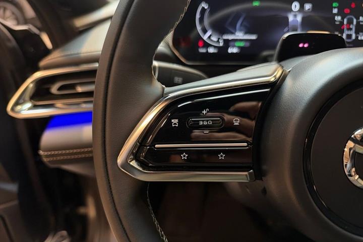 Grå Mazda 6e fra 2026