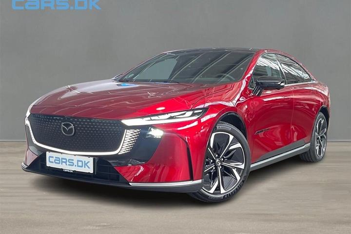 Rød Mazda 6e fra 2026