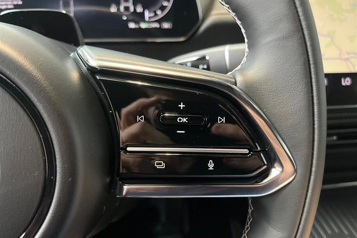 Rød Mazda 6e fra 2026