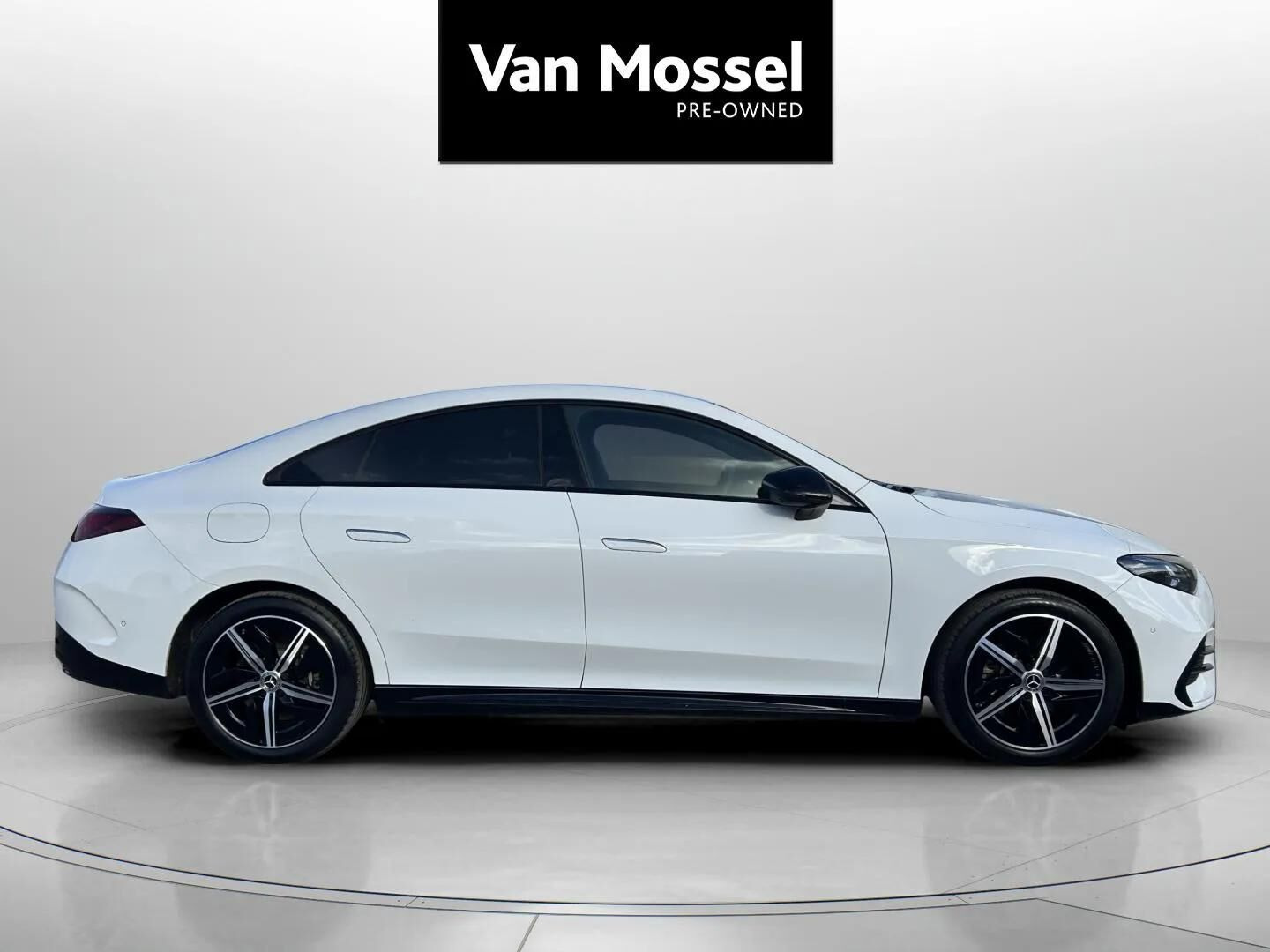 Hvid Mercedes CLA250+ fra 2025