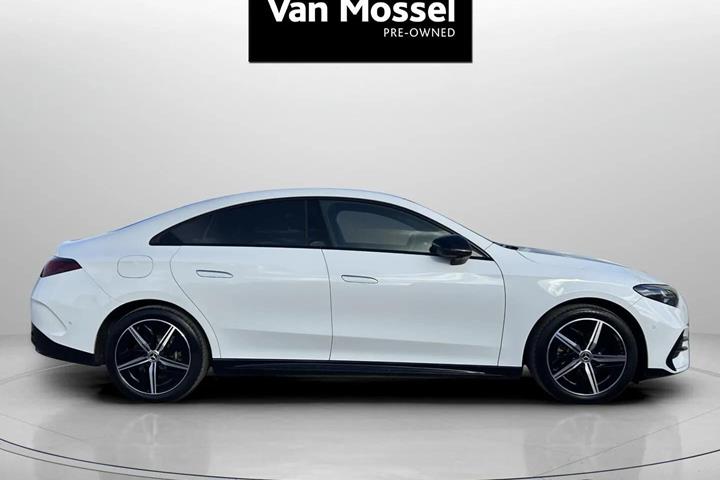 Hvid Mercedes CLA250+ fra 2025