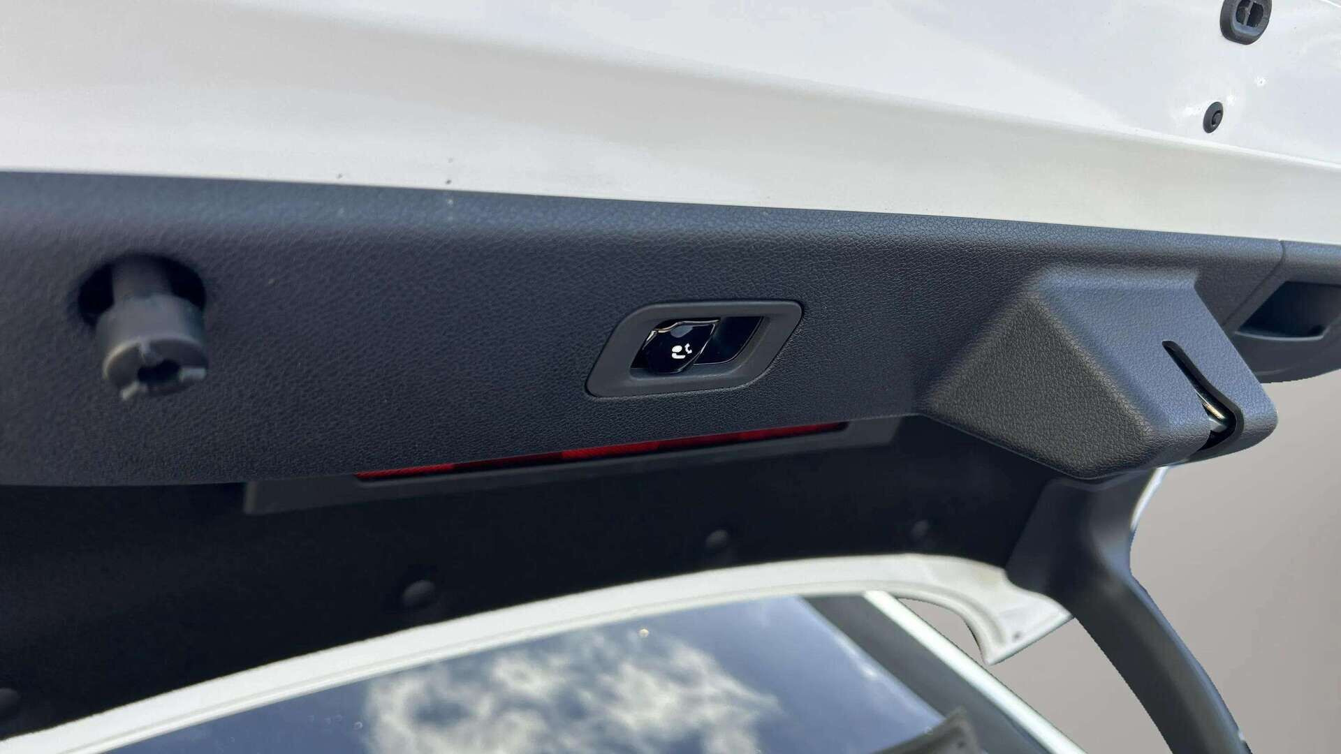 Hvid Mercedes CLA250+ fra 2025