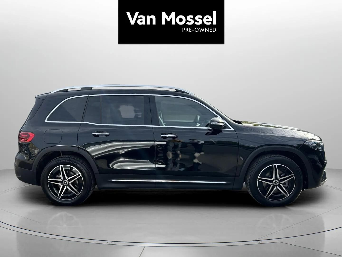 Sort Mercedes EQB250+ fra 2026