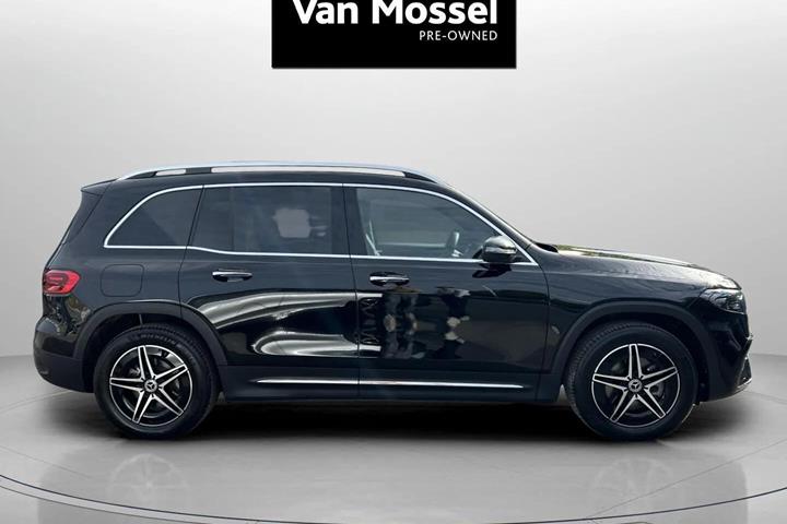 Sort Mercedes EQB250+ fra 2026