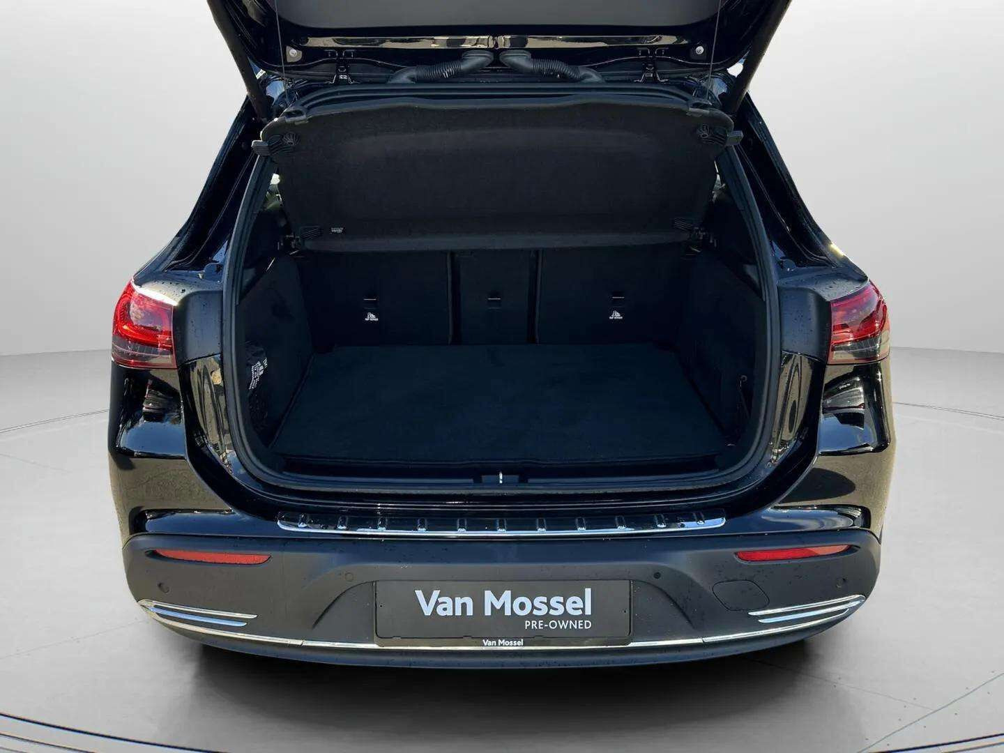 Sort Mercedes EQA250 fra 2022