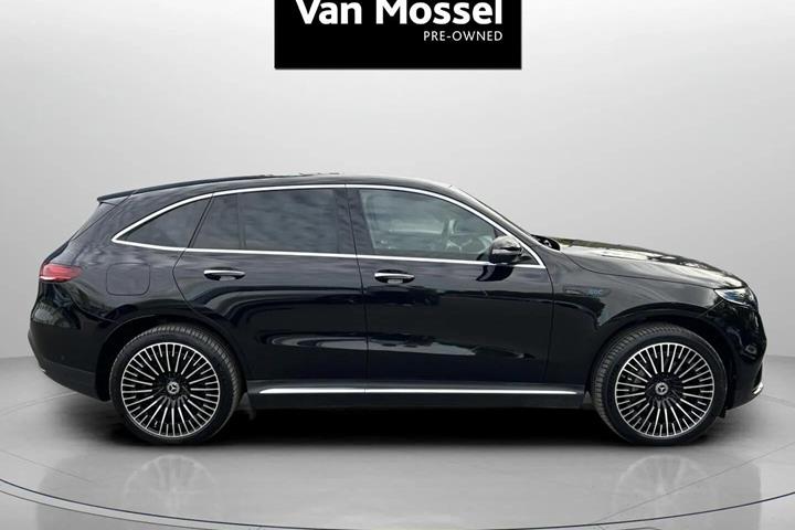Sort Mercedes EQC400 fra 2023