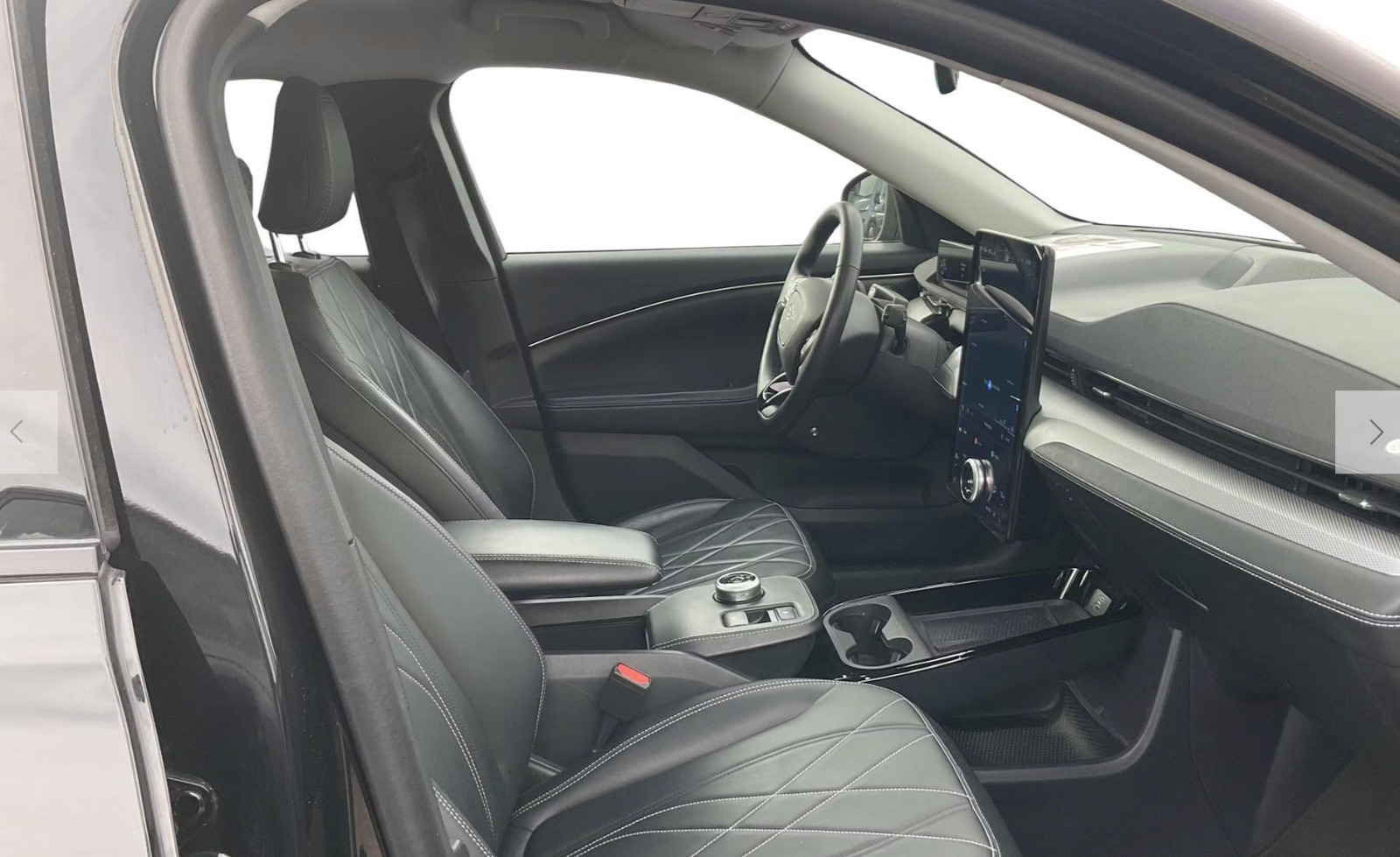Sort Ford Mustang Mach-E fra 2023