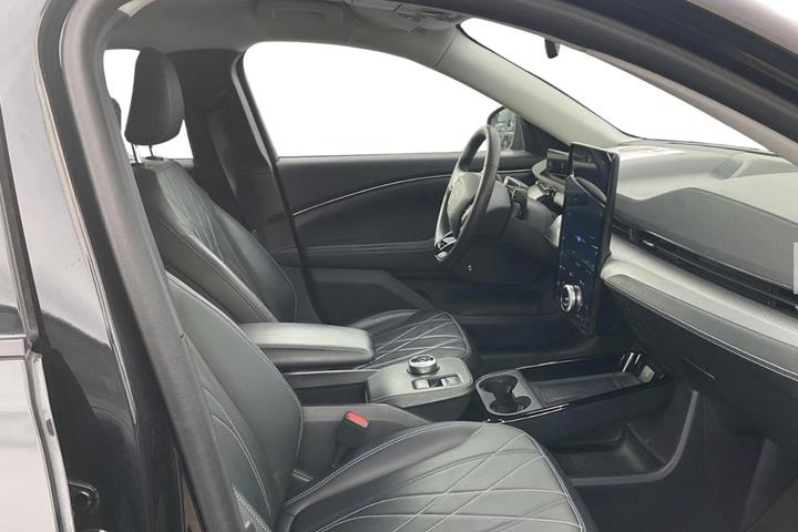 Sort Ford Mustang Mach-E fra 2023
