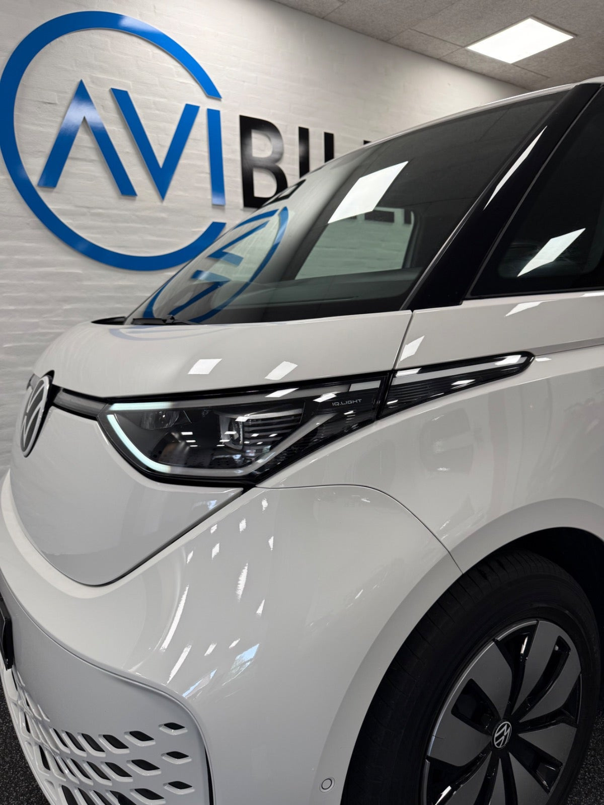Hvid VW ID.Buzz fra 2024