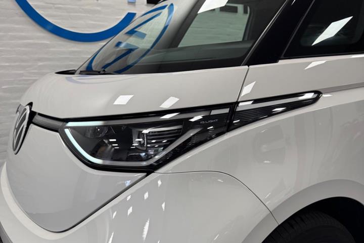 Hvid VW ID.Buzz fra 2024
