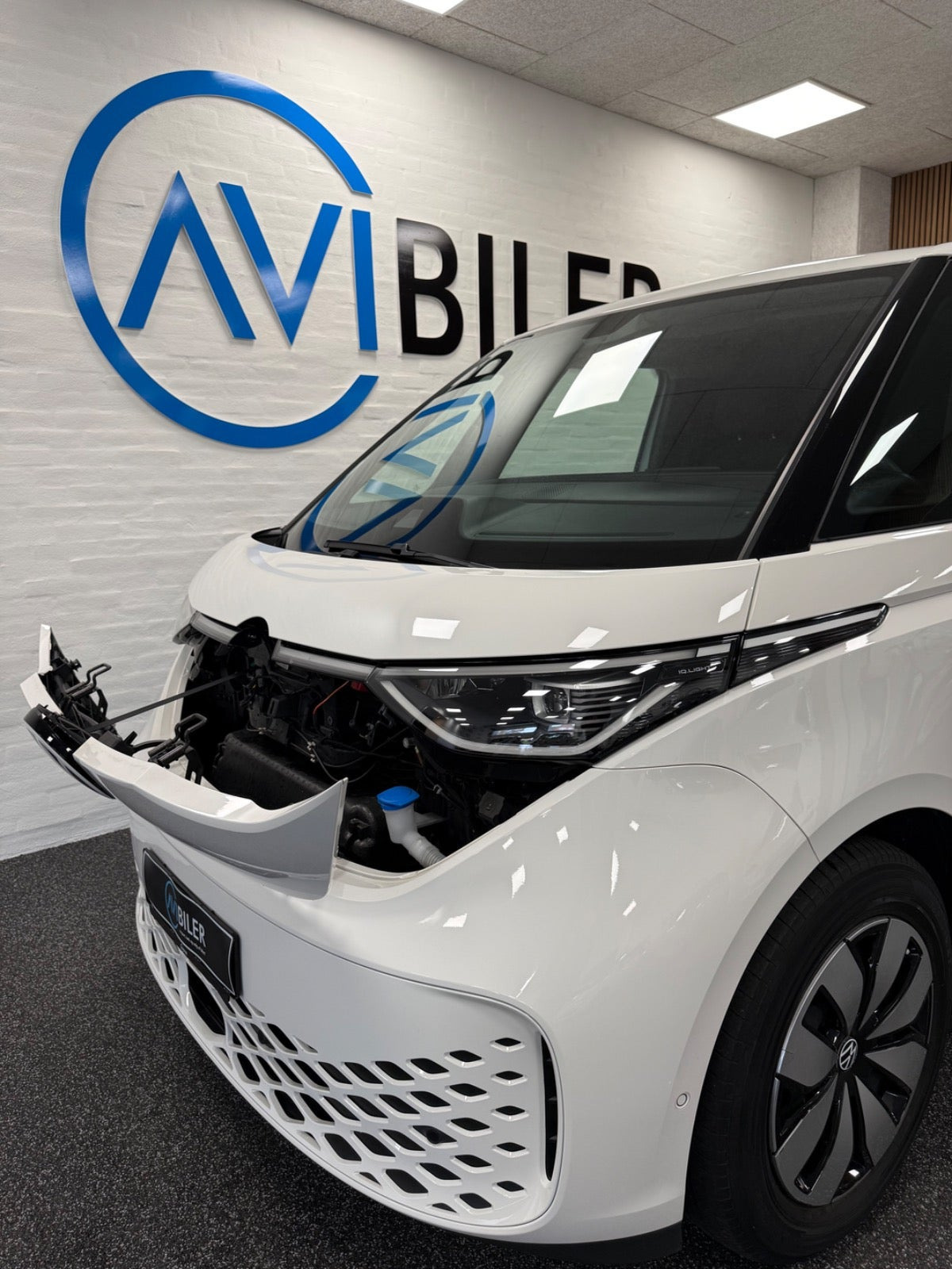 Hvid VW ID.Buzz fra 2024