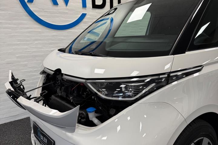 Hvid VW ID.Buzz fra 2024