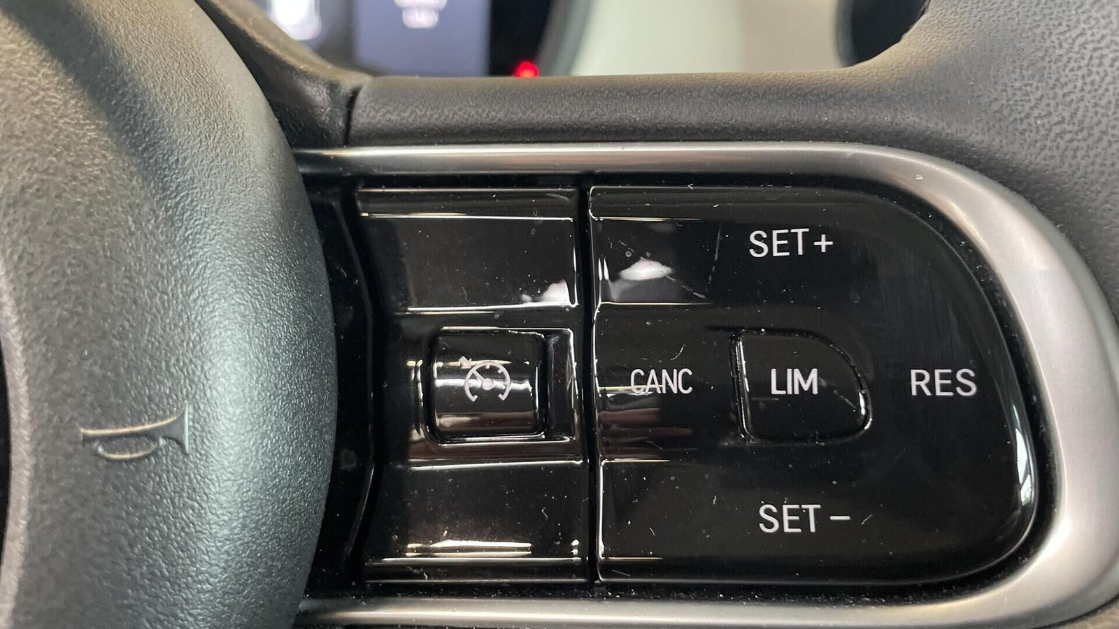 Hvid Fiat 500e fra 2024