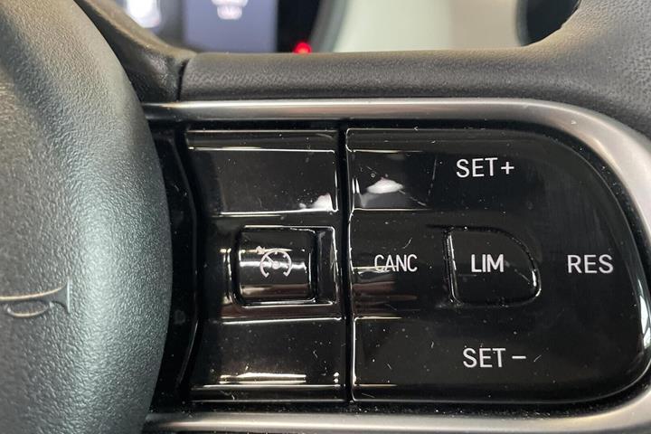 Hvid Fiat 500e fra 2024