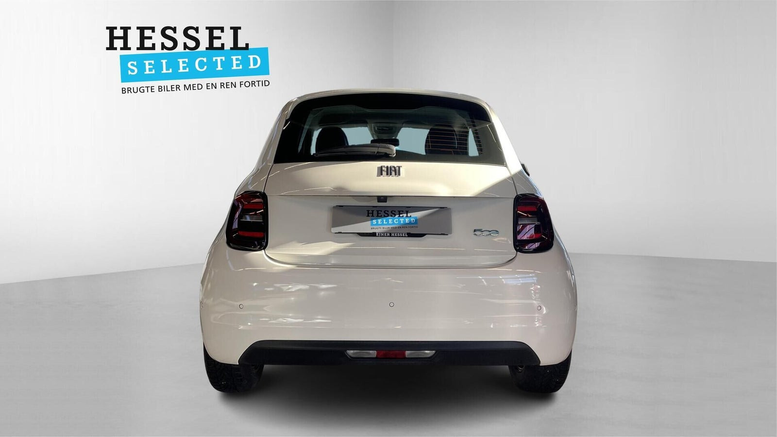 Hvid Fiat 500e fra 2024
