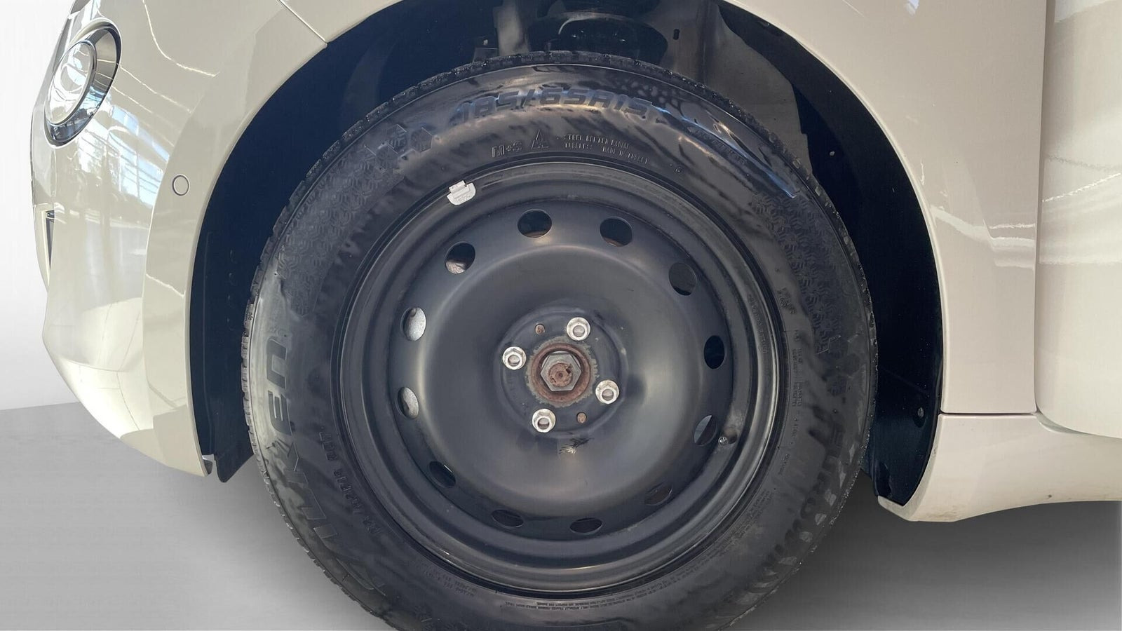 Hvid Fiat 500e fra 2024
