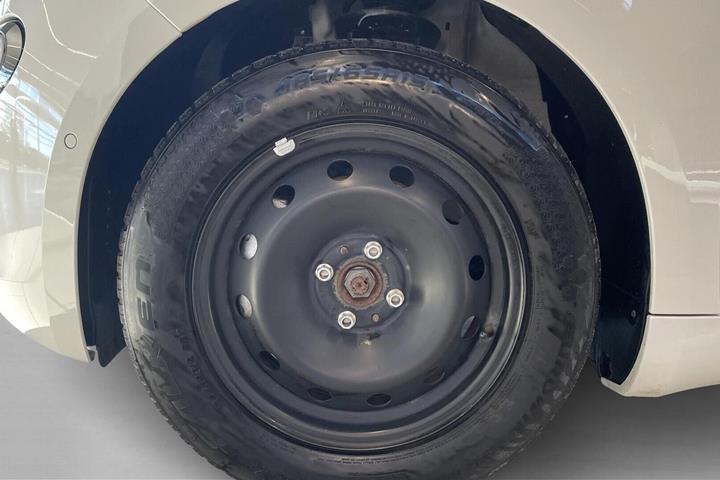 Hvid Fiat 500e fra 2024